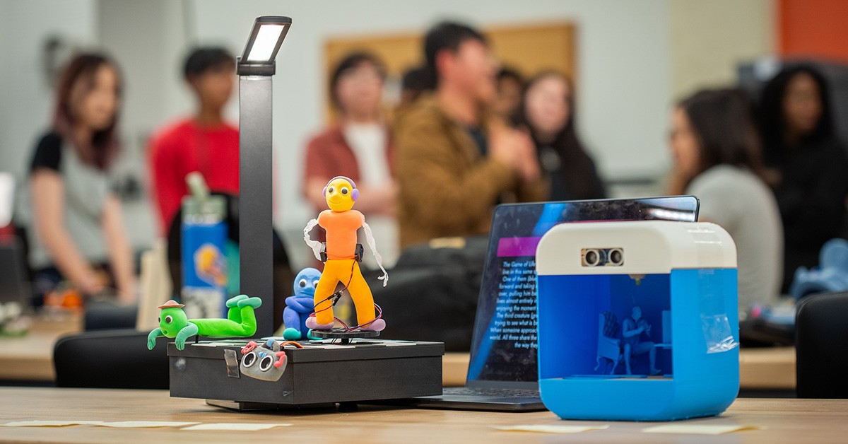 New Creative Robotics Course Merges Engineering and Art